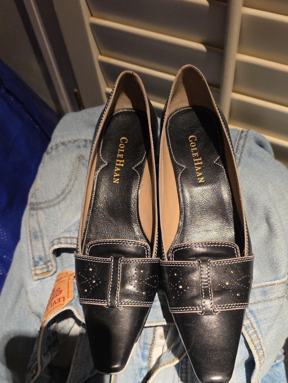 Cole Haan Black Pointed-Toe Leather Flats